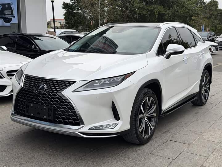 Фото 1 - Lexus RX