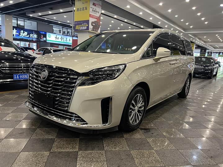 Фото 1 - Buick GL8 ES