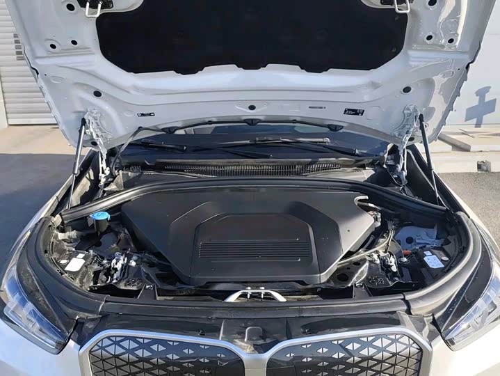 Фото 2 - BMW iX1