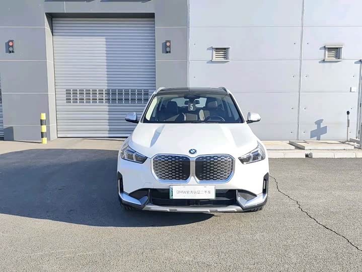 Фото 3 - BMW iX1