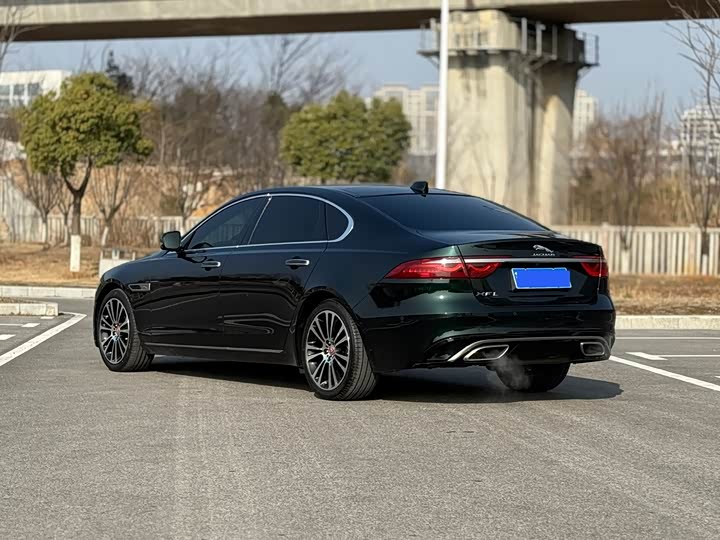 Фото 4 - Jaguar XF L