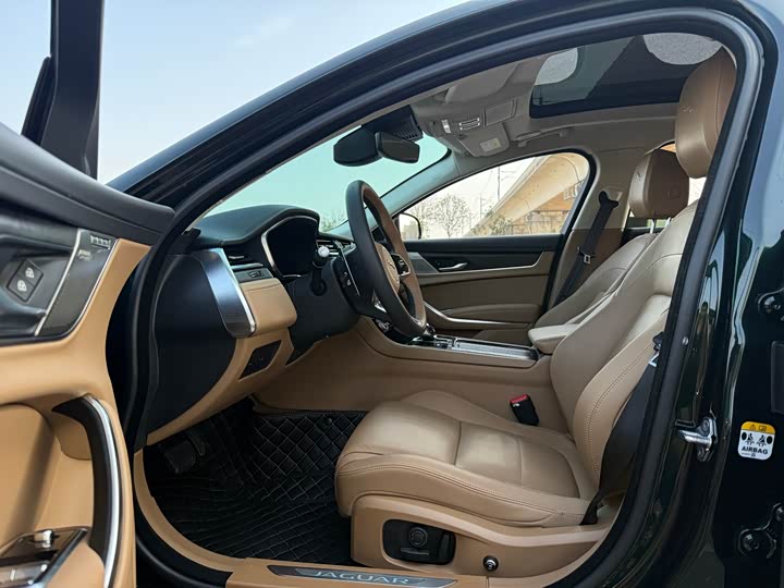 Фото 7 - Jaguar XF L