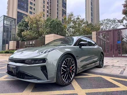 Фото 1 - Zeekr 001