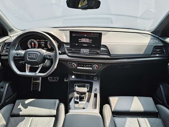 Фото 6 - Audi Q5L