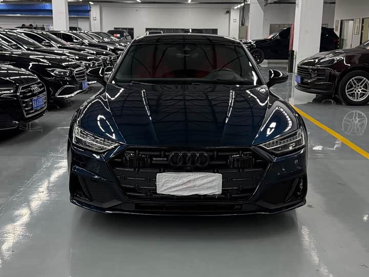 Фото 2 - Audi A7L