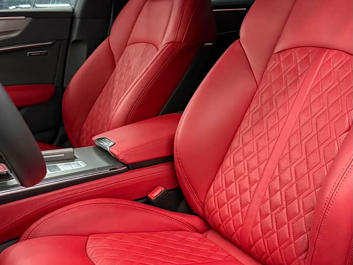 Фото 7 - Audi A7L