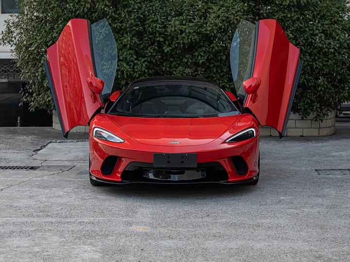 Фото 2 - McLaren GT