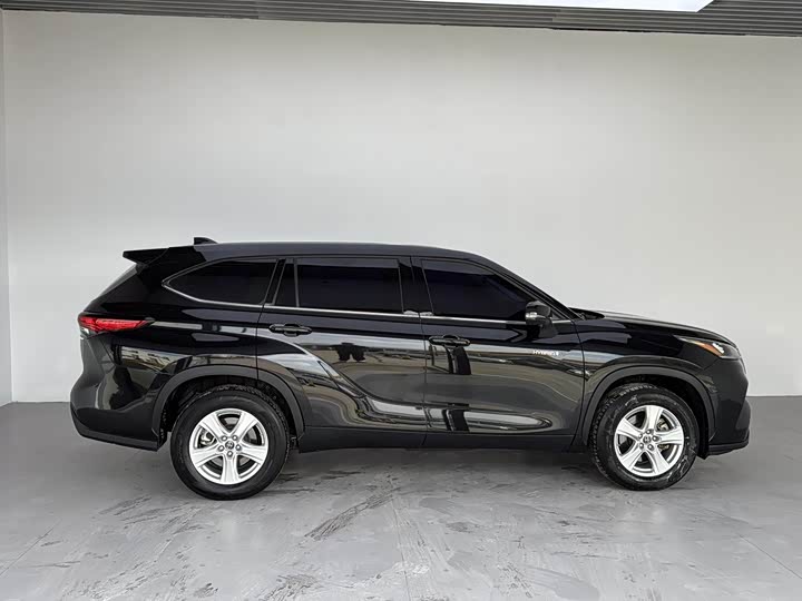 Фото 8 - Toyota Highlander