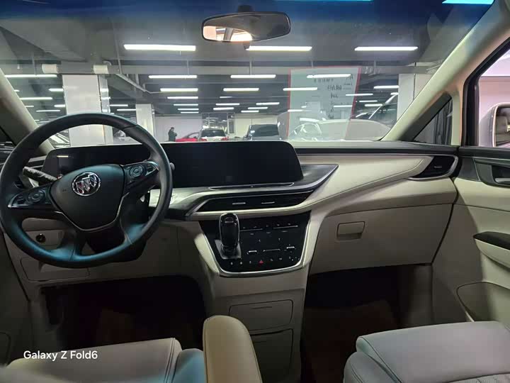 Zdjęcie 5 - Buick GL8 ES