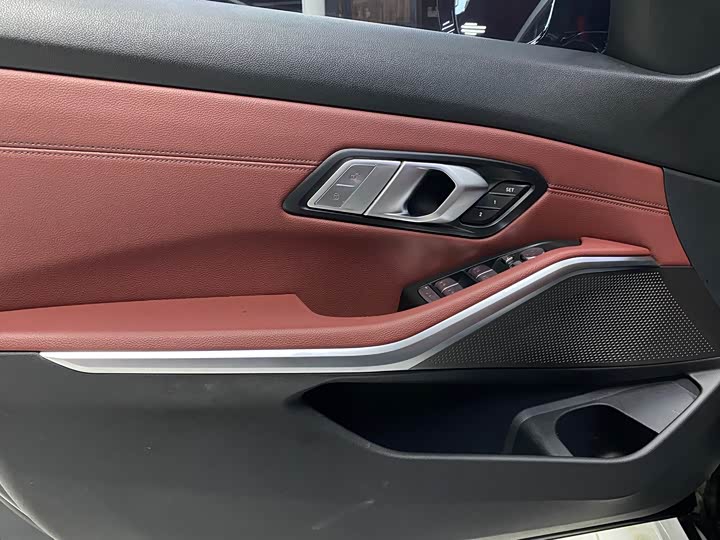 Фото 8 - BMW 3 Series