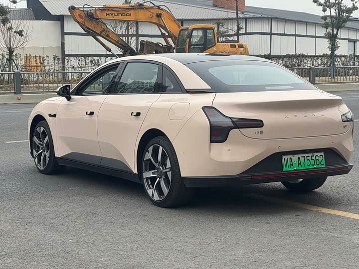 Фото 5 - XPeng Mona M03