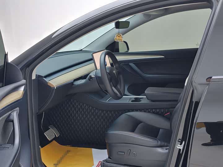 Фото 4 - Tesla Model Y