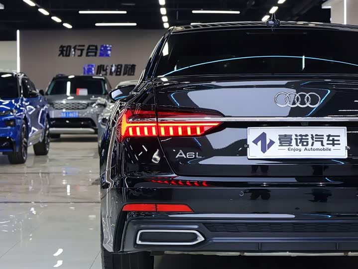 Фото 7 - Audi A6L