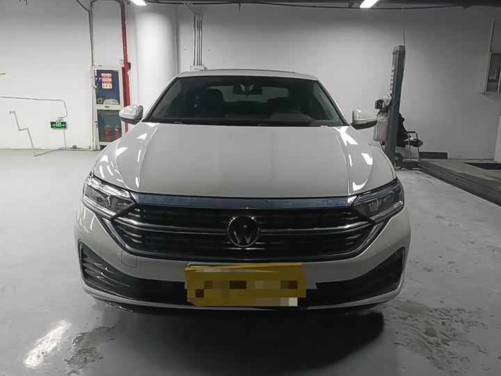 Фото 1 - Volkswagen Sagitar L