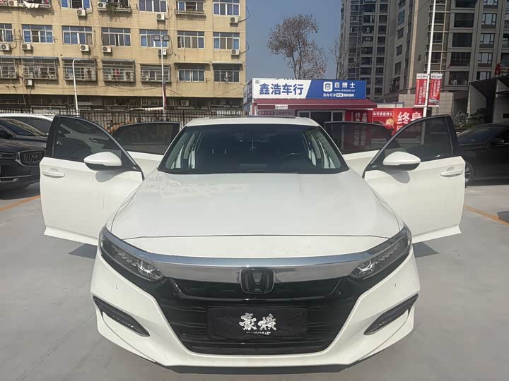 Фото 2 - Honda Accord