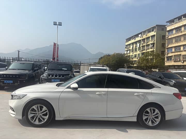 Фото 5 - Honda Accord