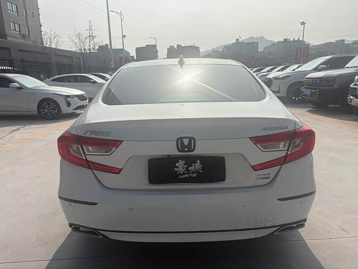 Фото 7 - Honda Accord