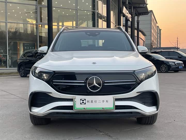 Фото 2 - Mercedes-Benz EQB