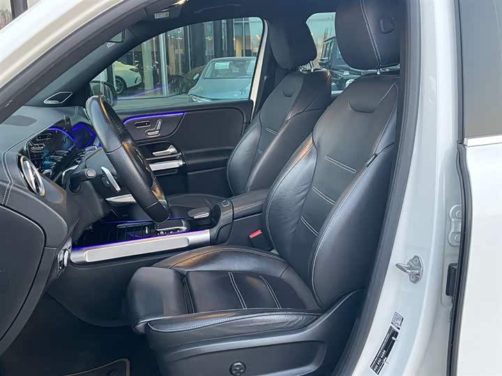 Фото 4 - Mercedes-Benz EQB