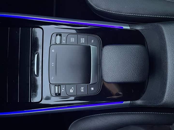 Фото 9 - Mercedes-Benz EQB