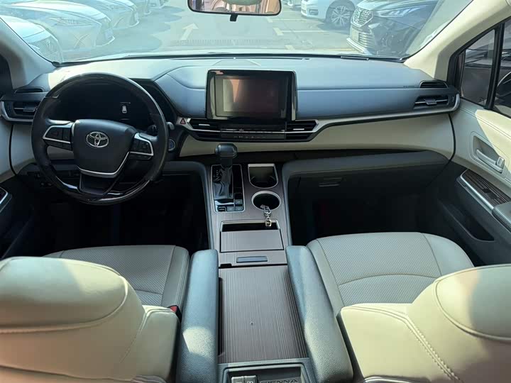 Фото 5 - Toyota Sienna