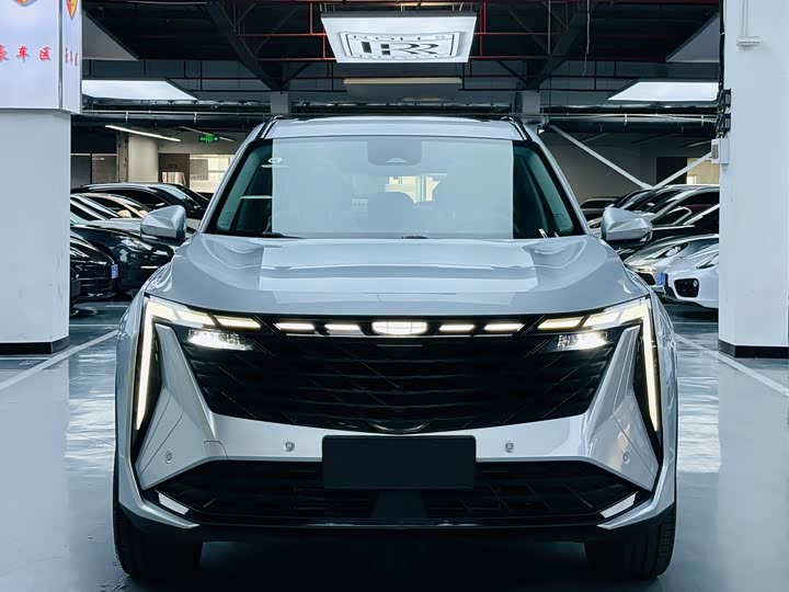 Фото 2 - Geely Atlas L