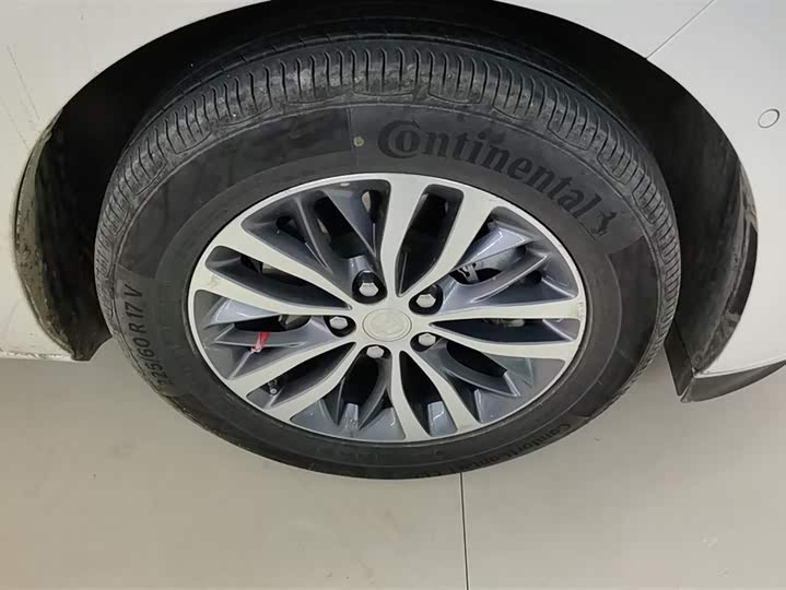 Фото 6 - Buick GL8 ES