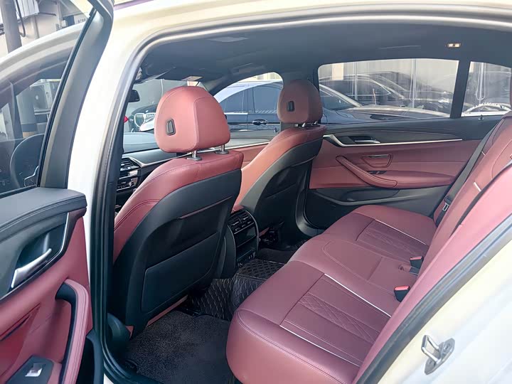 Фото 8 - BMW 5 Series