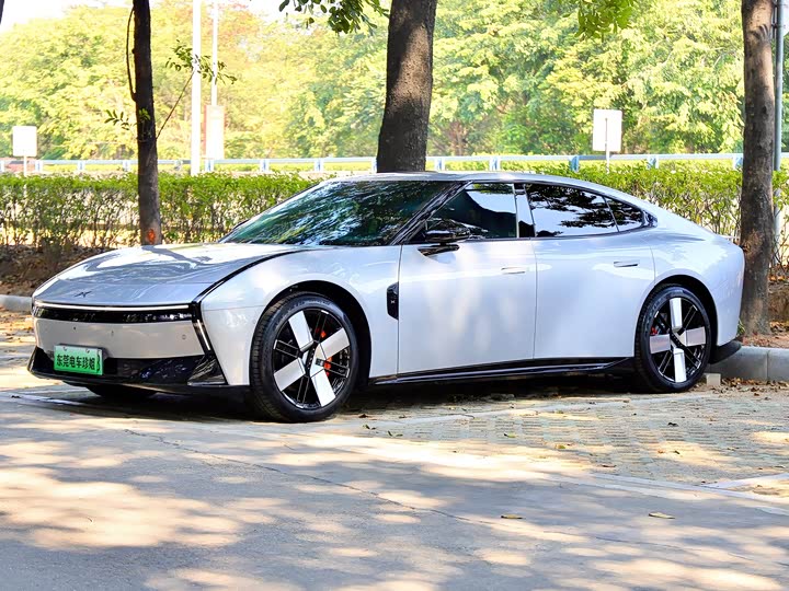 Фото 1 - XPeng P7