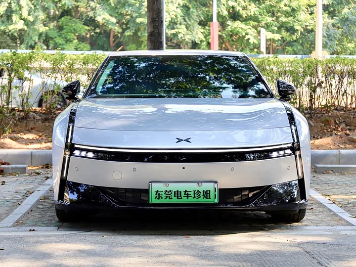 Фото 2 - XPeng P7