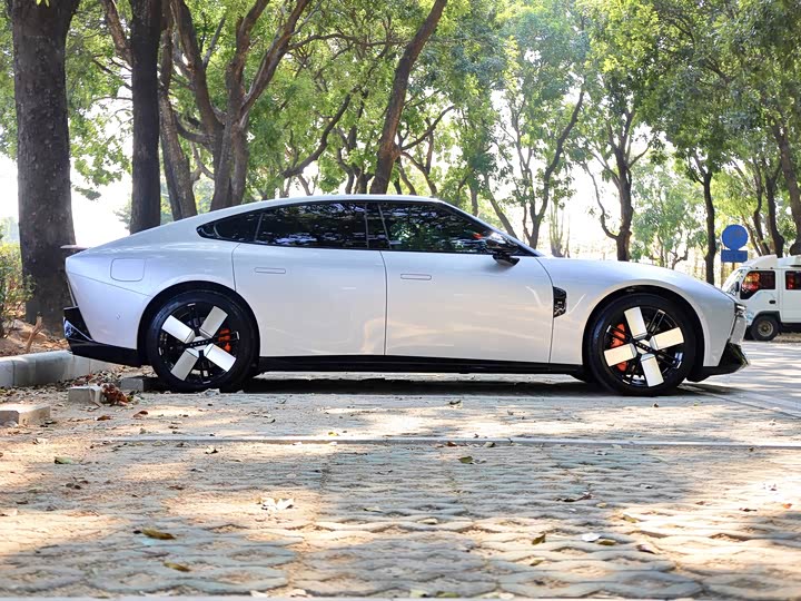 Фото 4 - XPeng P7