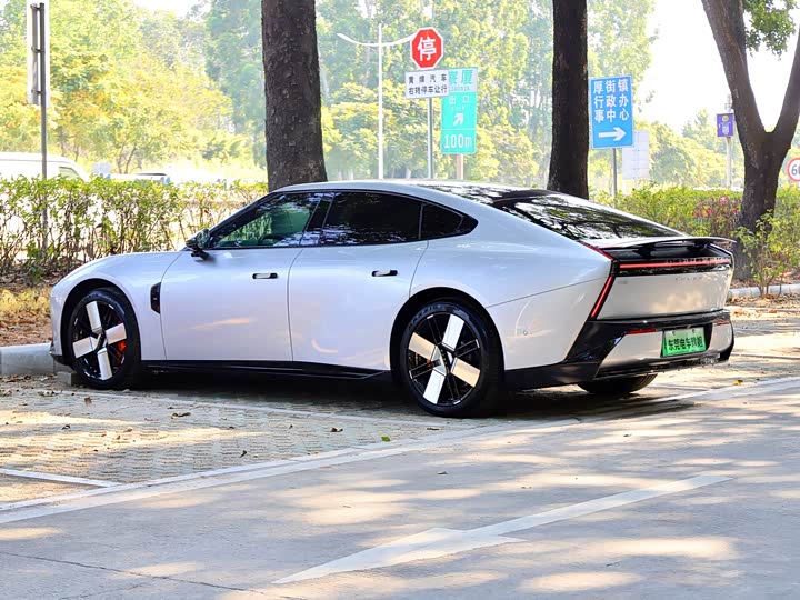 Фото 7 - XPeng P7