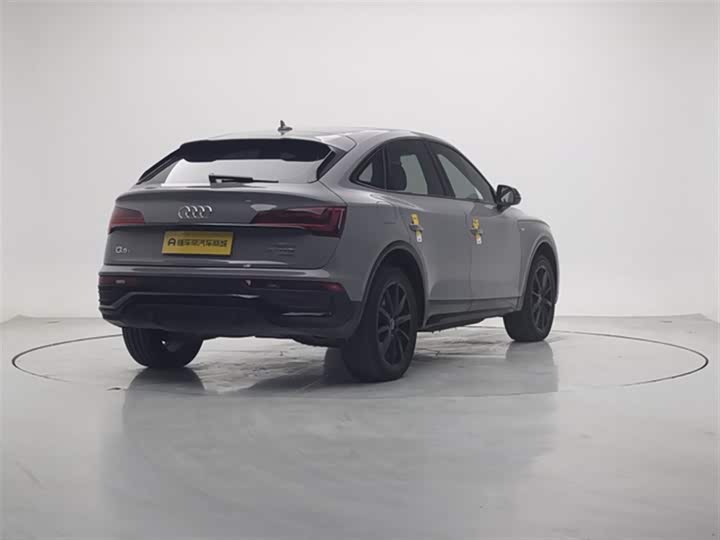 Фото 8 - Audi Q5L Sportback