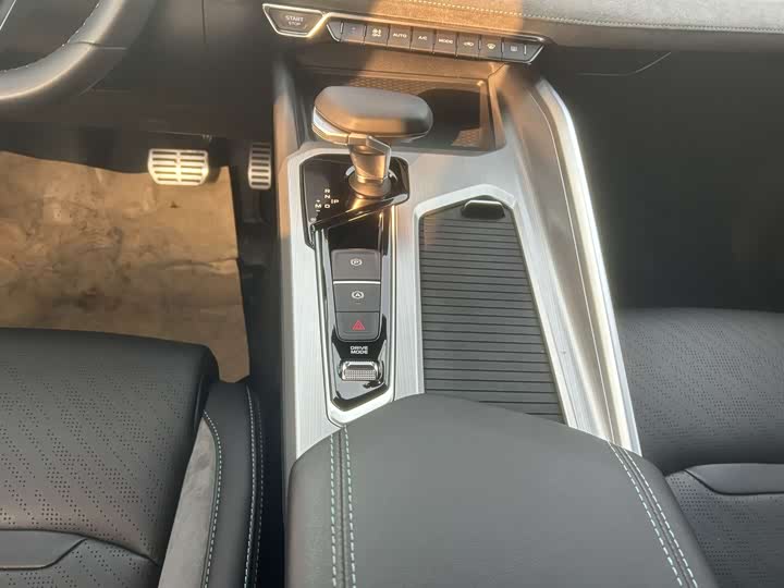 Фото 7 - Geely Preface