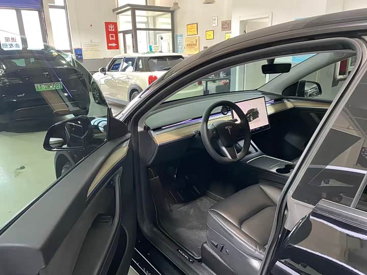 Фото 4 - Tesla Model Y