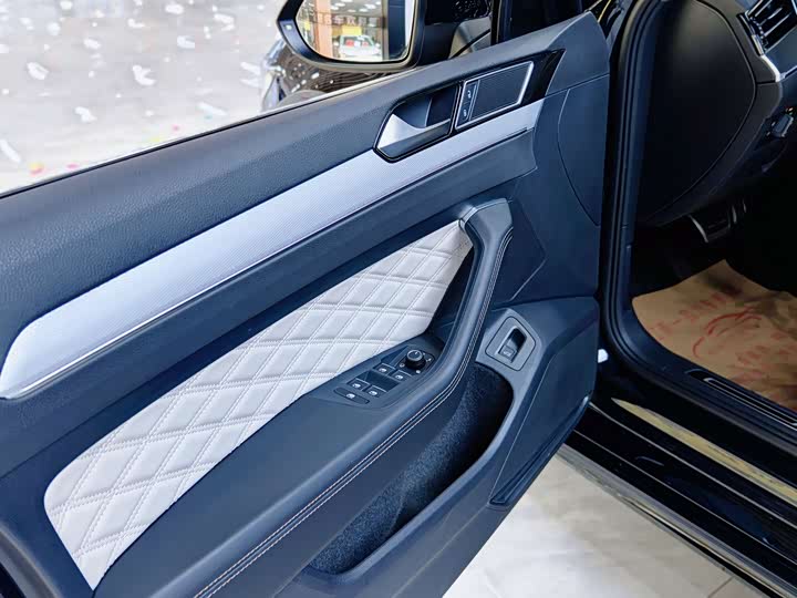 Фото 7 - Volkswagen Magotan