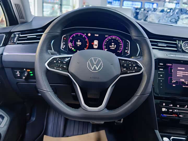 Фото 8 - Volkswagen Magotan