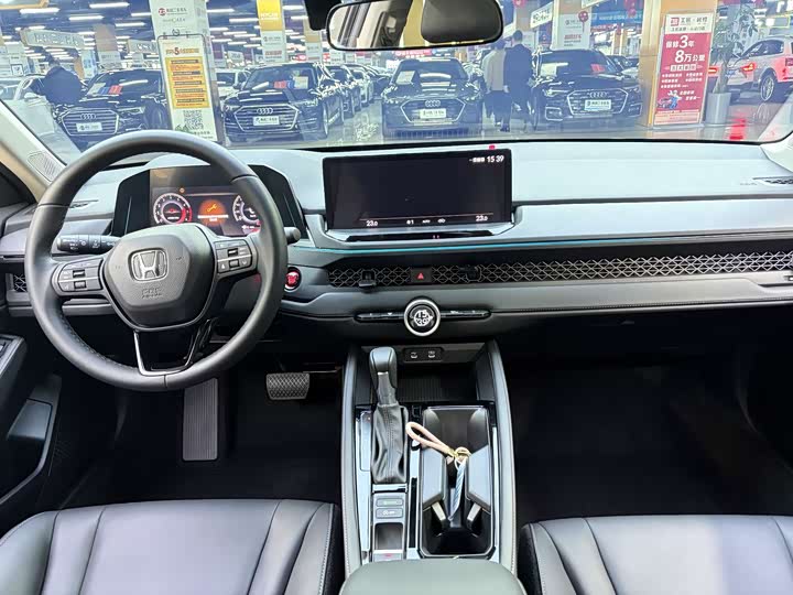 Фото 6 - Honda Accord