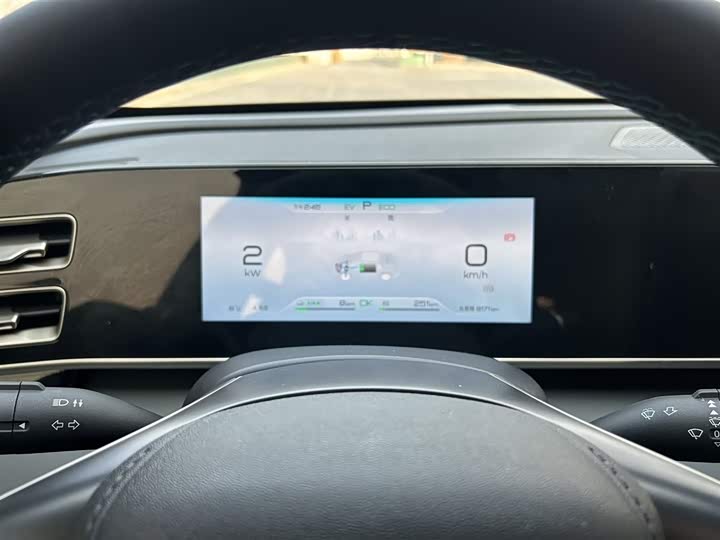 Фото 9 - BYD Qin L