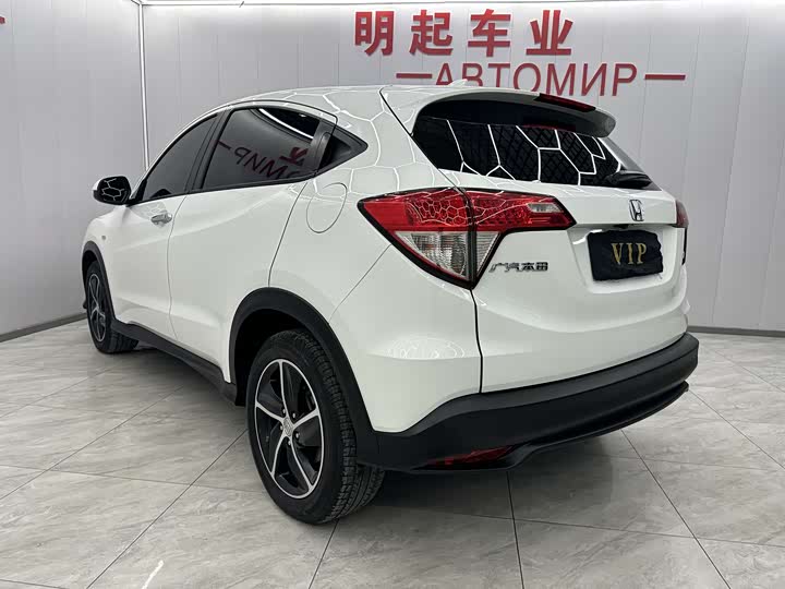 Фото 8 - Honda Vezel