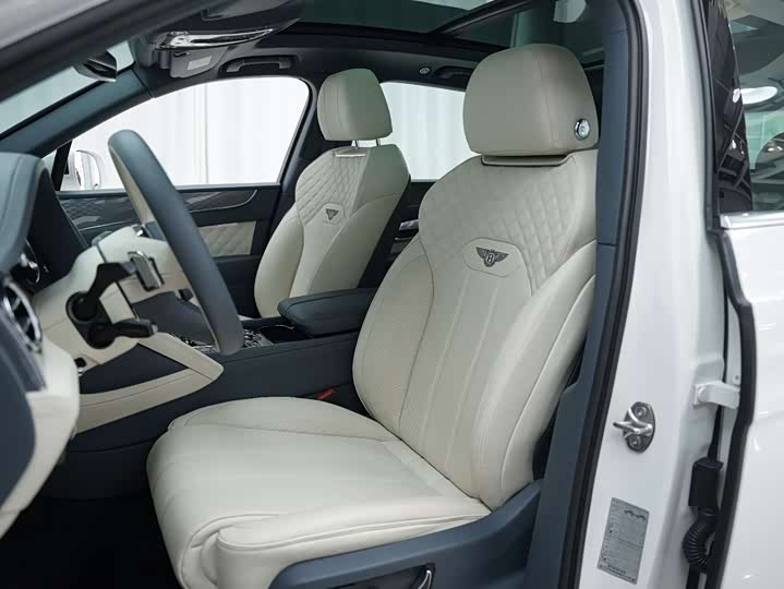 Фото 8 - Bentley Bentayga