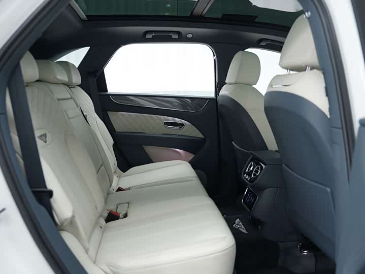 Фото 9 - Bentley Bentayga