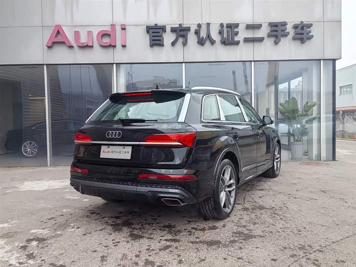 Фото 4 - Audi Q7