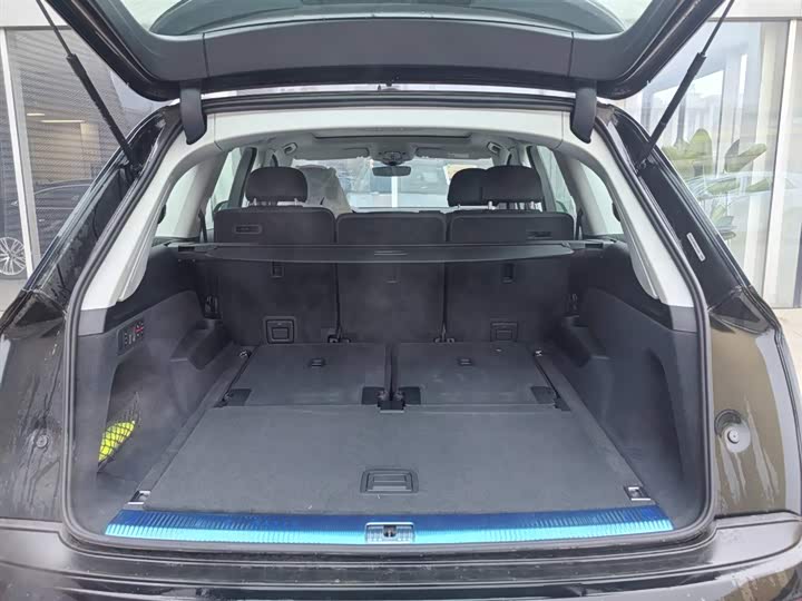 Фото 6 - Audi Q7