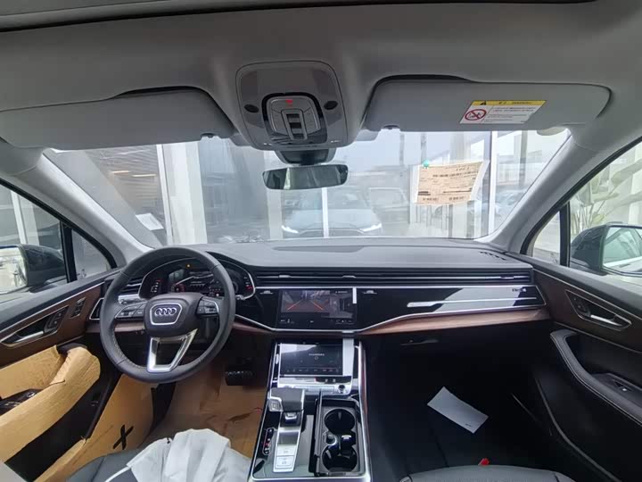 Фото 8 - Audi Q7