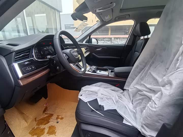 Фото 9 - Audi Q7