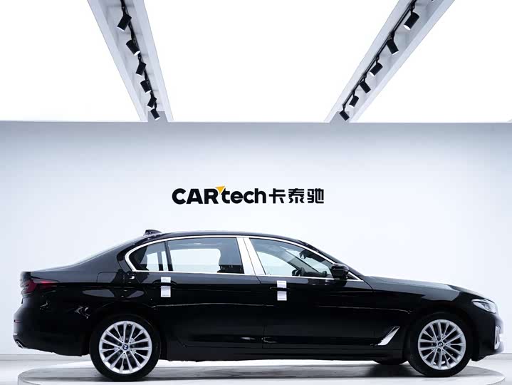 Фото 5 - BMW 5 Series