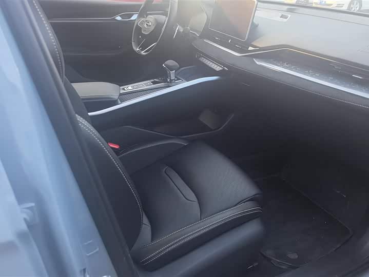 Photo 8 - Geely Preface