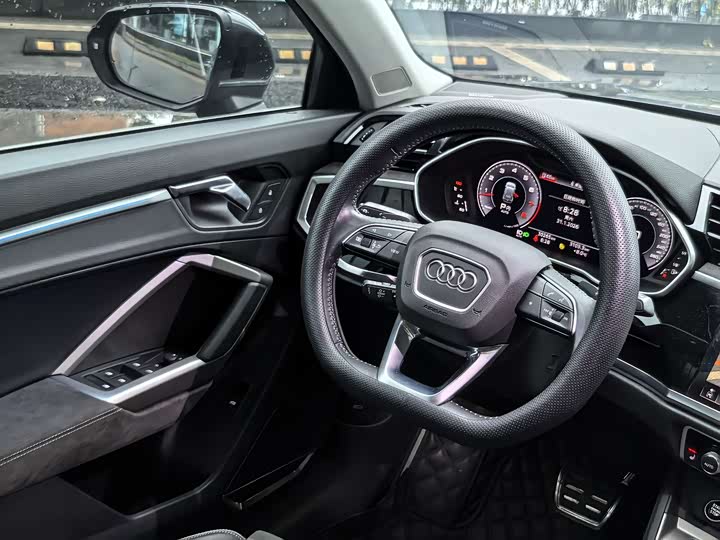 Фото 5 - Audi Q3