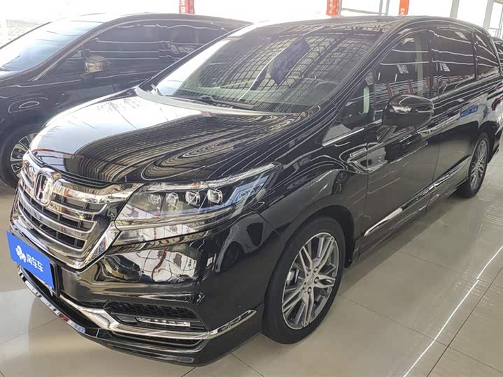 Фото 1 - Honda Elysion